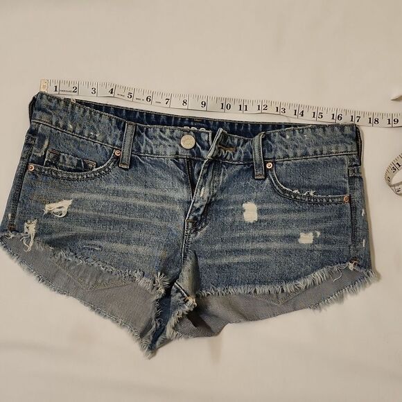 BDG Cut-Off Denim Slow Rise Dolphin Shorts 27W - Picture 4 of 8